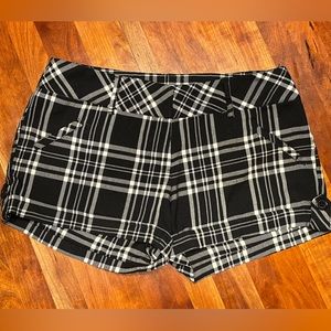 Full Tilt, Women’s Size 9, Plaid Shorts